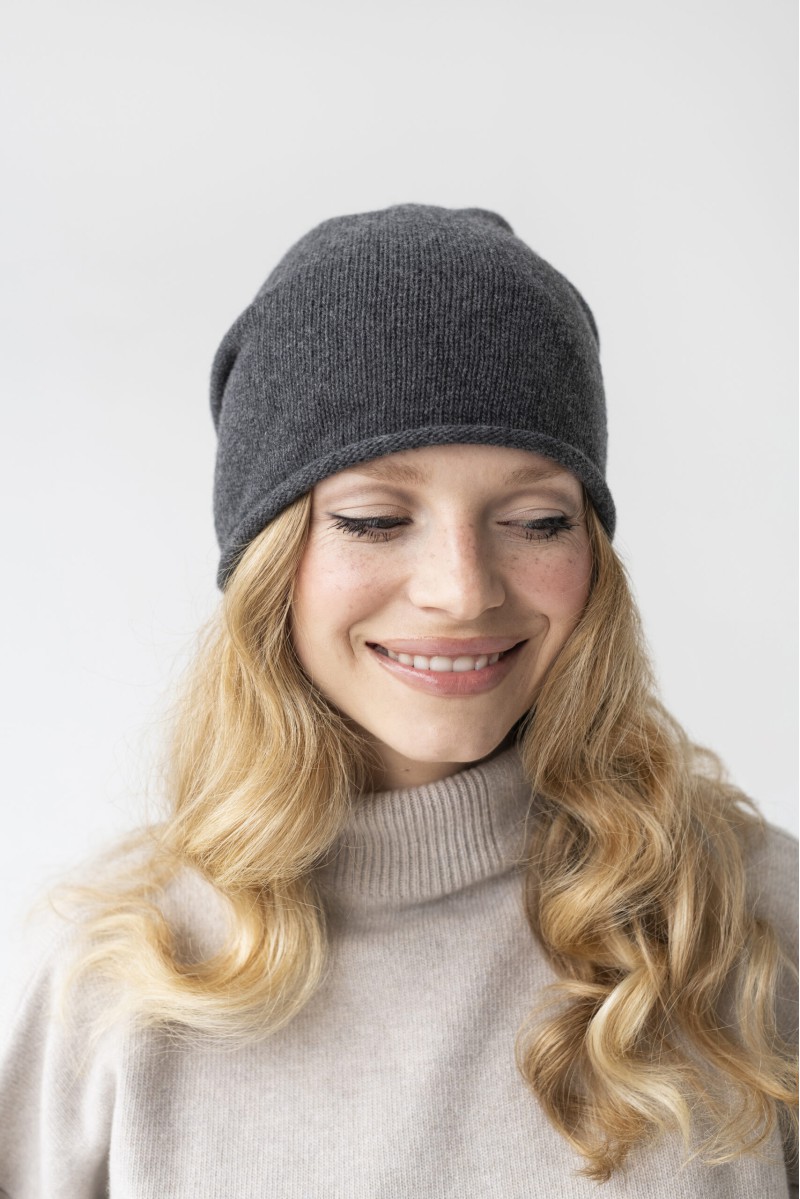 Piumo - zimowa czapka damska z wełny merino Piumo - zimowa czapka damska z wełny merino